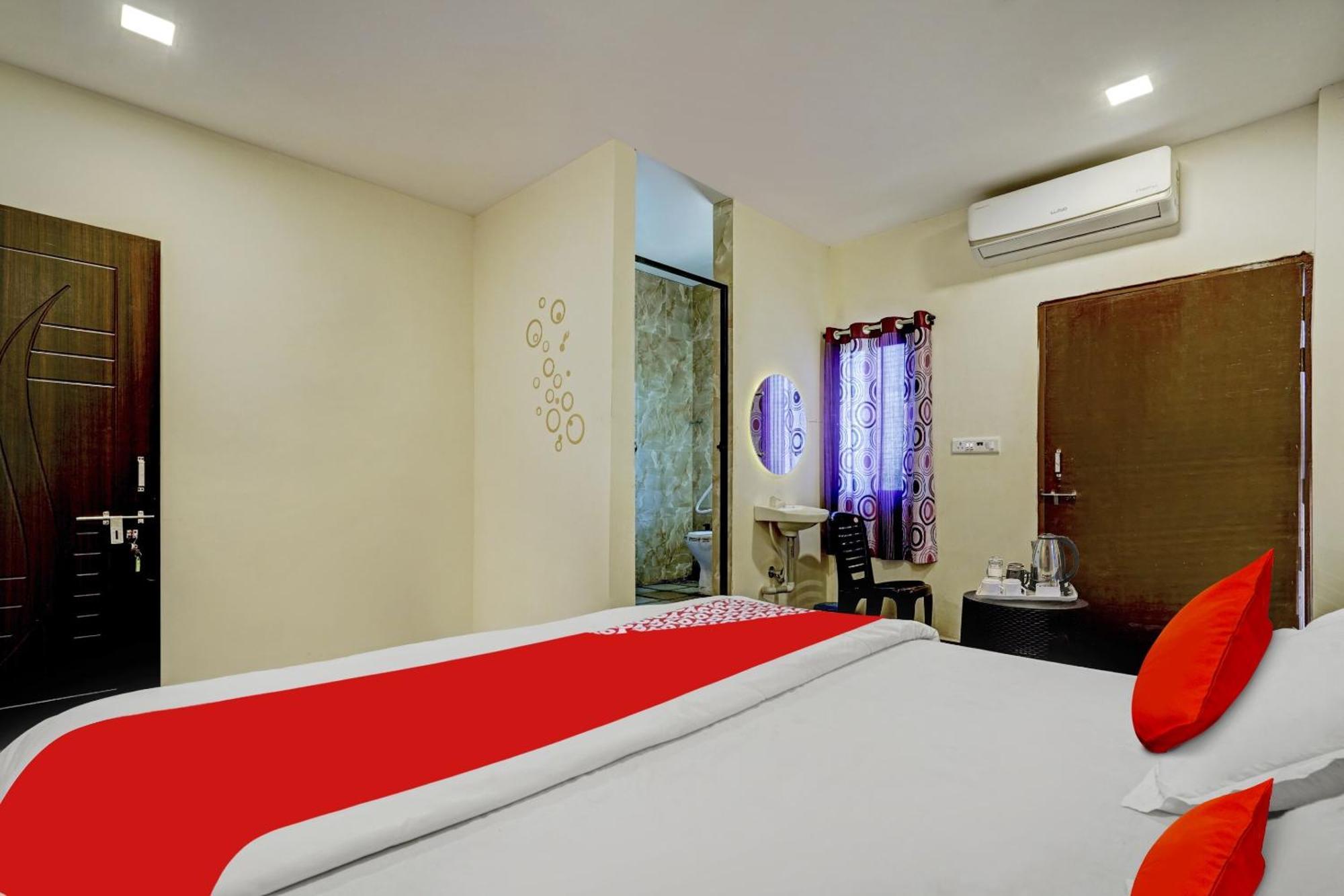 Oyo Flagship The Chirag Resort Bhandāra Exterior foto