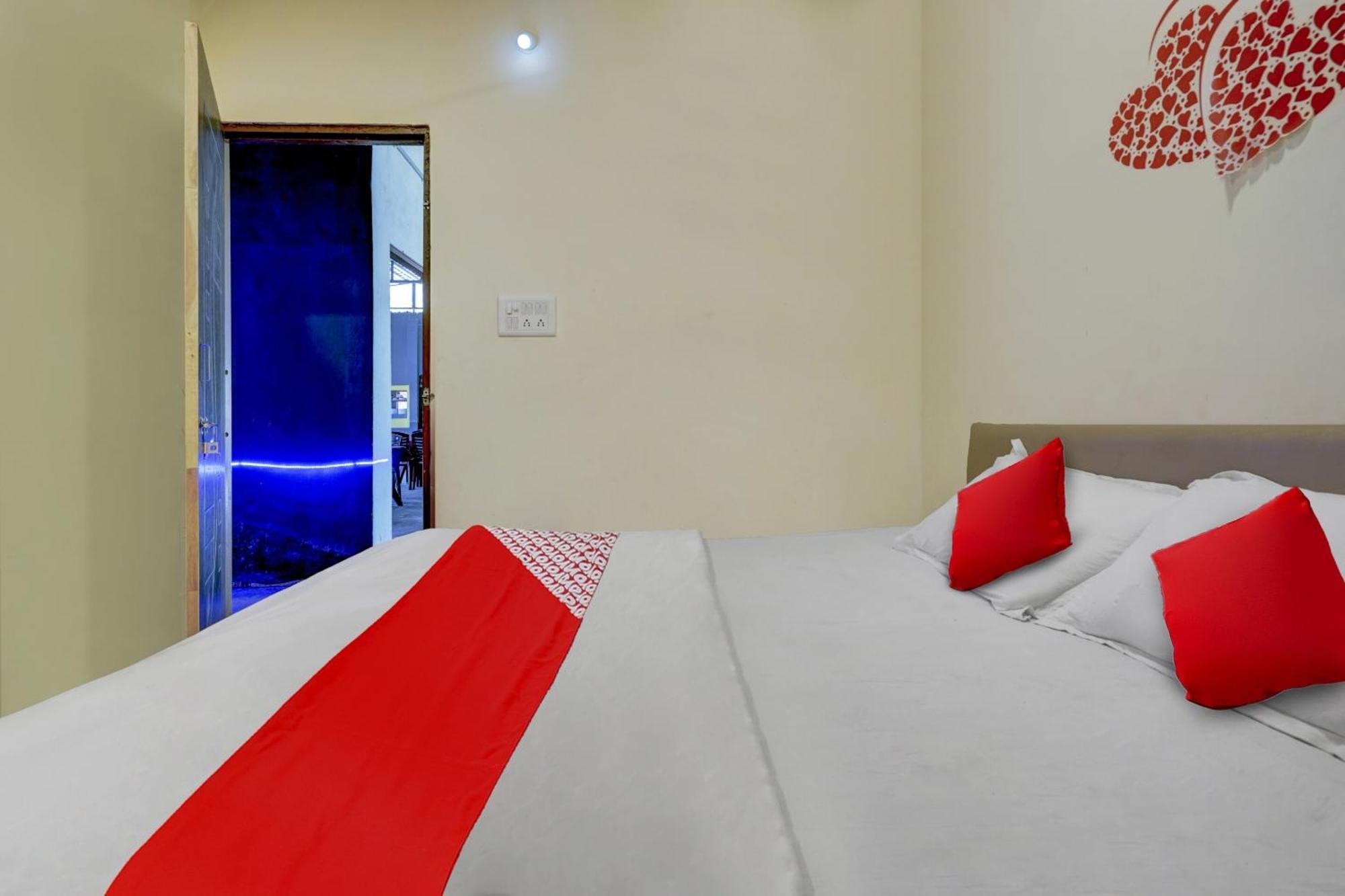 Oyo Flagship The Chirag Resort Bhandāra Exterior foto