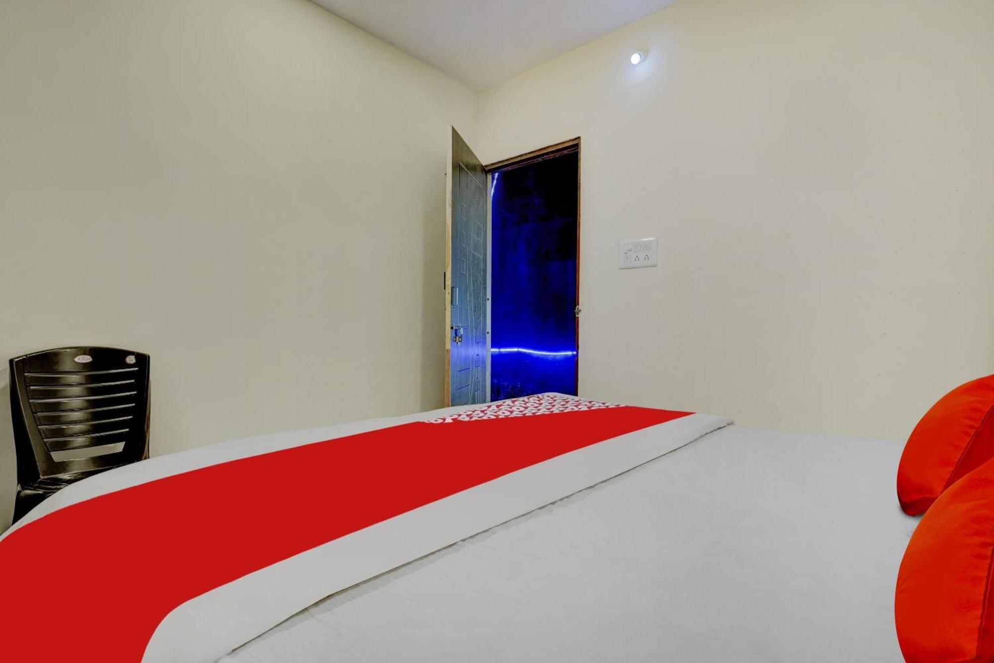 Oyo Flagship The Chirag Resort Bhandāra Exterior foto